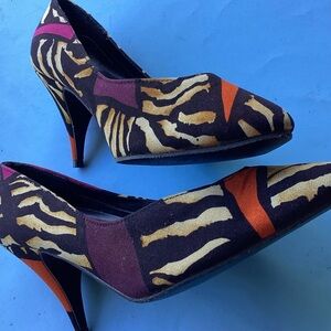 Vintage batik pumps